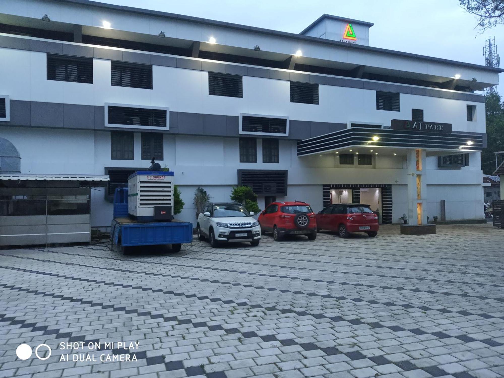 Hotel A J Park Alappuzha Exteriör bild