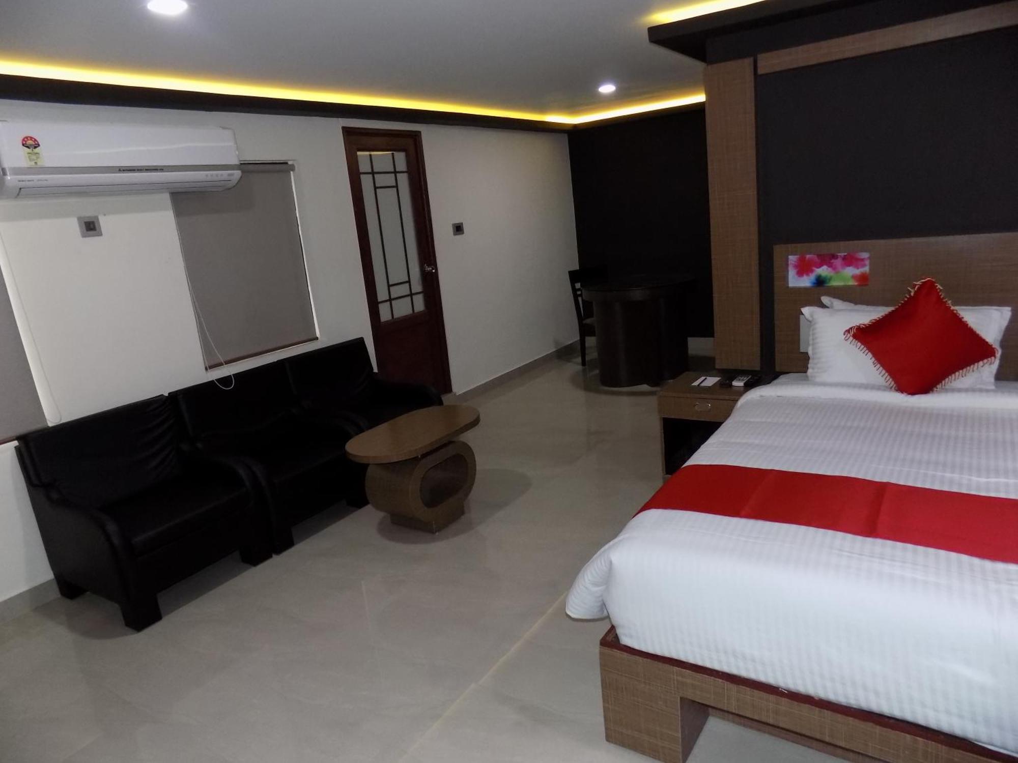 Hotel A J Park Alappuzha Exteriör bild