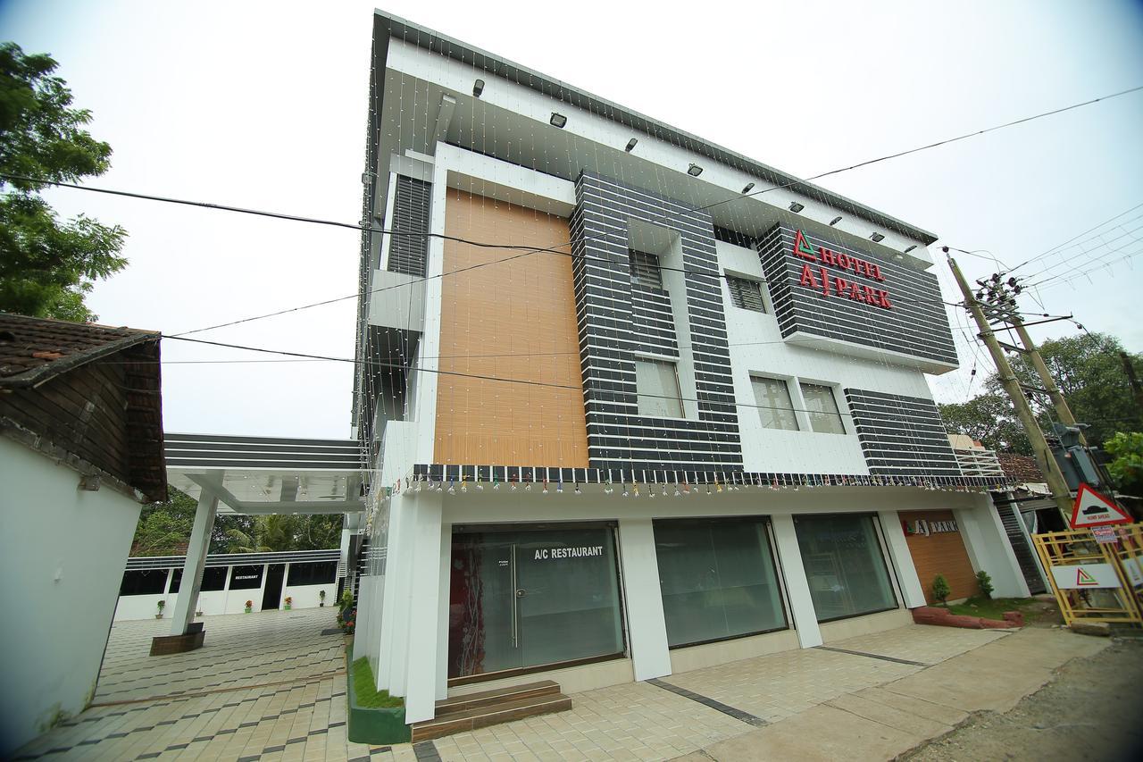 Hotel A J Park Alappuzha Exteriör bild